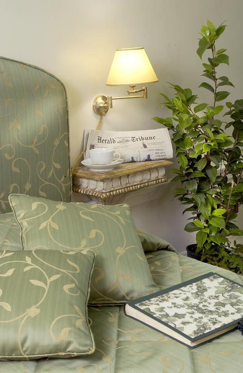 Suites Rome Room photo