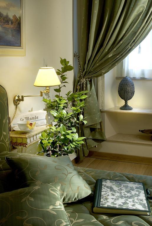 Suites Rome Room photo
