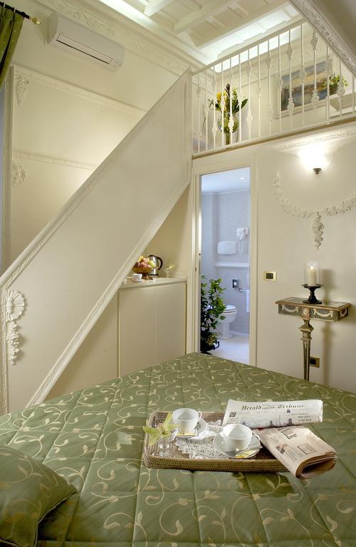 Suites Rome Room photo