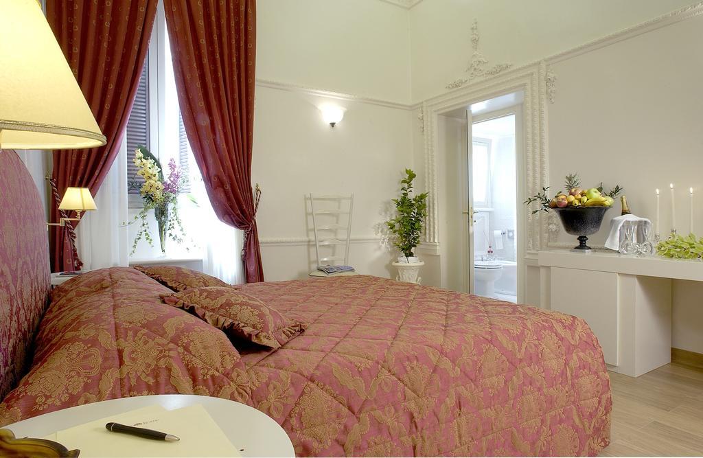 Suites Rome Room photo