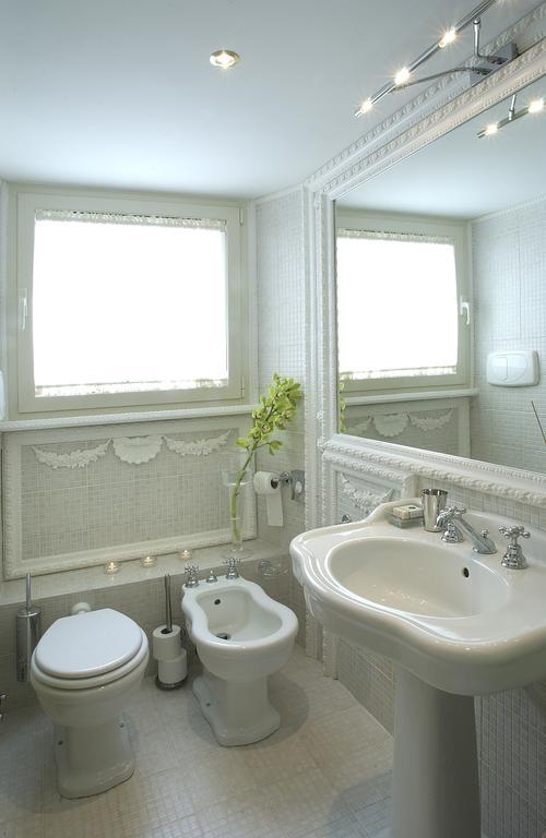 Suites Rome Room photo